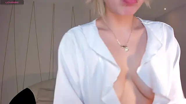 EveBensonX live XXX chat