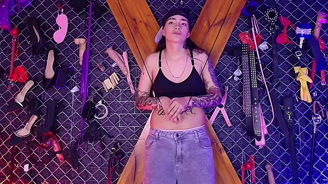 XXX chat uživo modela Bellatrix_Infernal_BDSM
