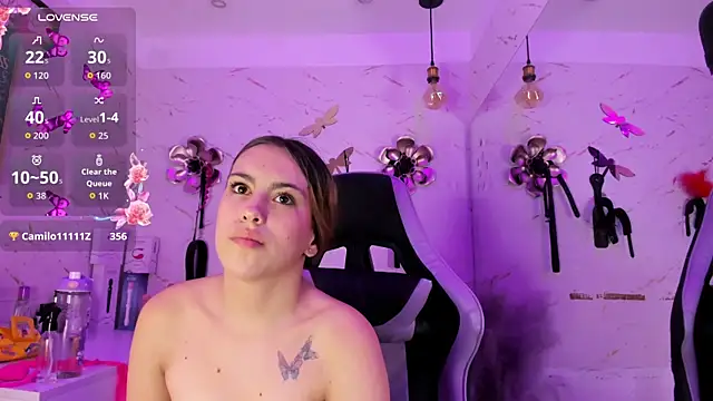Natasha-Adams' Live XXX Chat