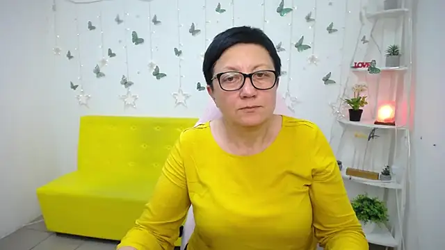 EmilyL0ve Live XXX Chat