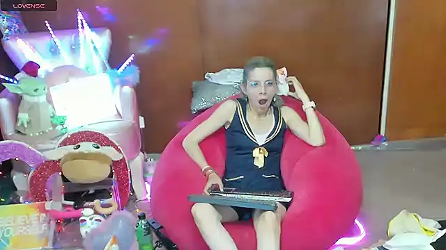 Skinygirl's Webcam Show