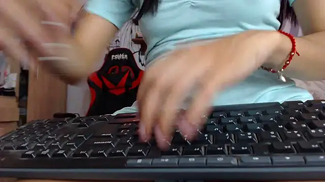 LinzyBaner's Live XXX Chat