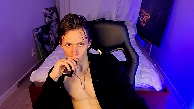 Meverik_Oushen Webcamshow