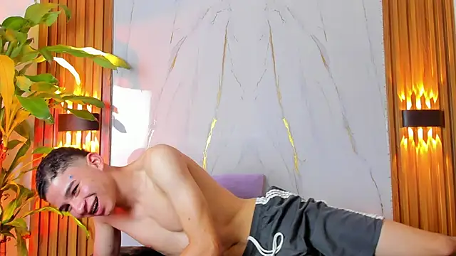 CharleyNova webkamerás műsora