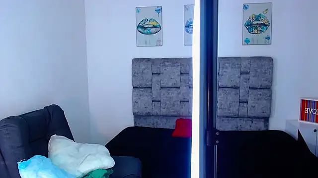 Realbadbxtch_'s Webcam Show