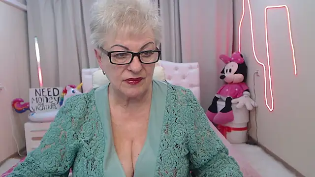 Show modela KayleSmoll na web-kameri