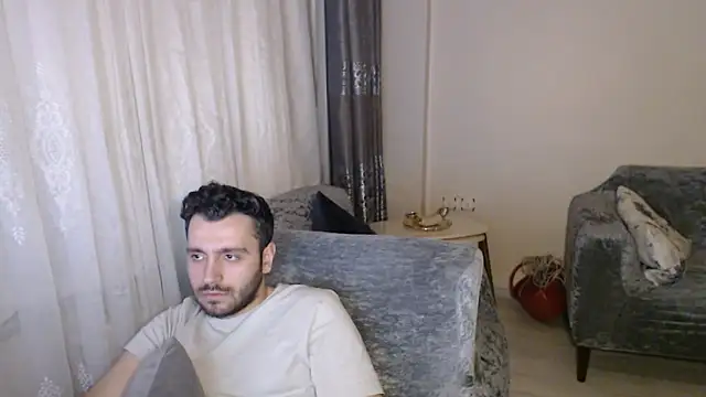 handsomeee04 élő XXX-chatje