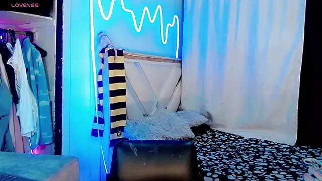 Xyara_lv Webcam show