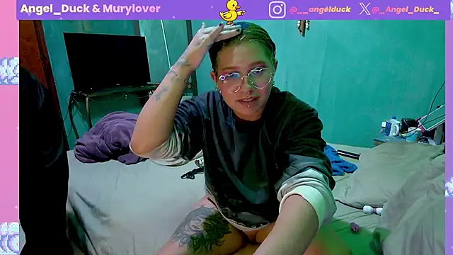 Chat XXX en directo de Angel_Duck