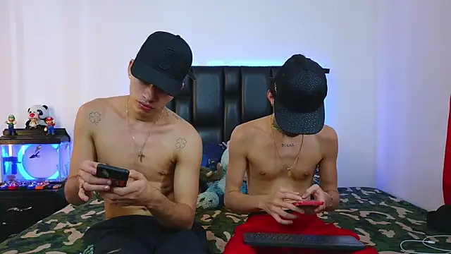 Brutal_Sex_Fucking Adlı Modelin Web Kamerası Şovu