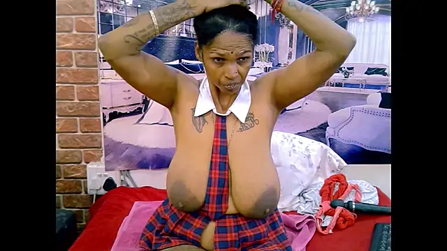 IndianVanya4u2u's Live XXX Chat