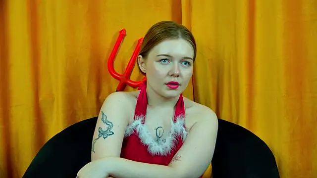ElinaVale élő XXX-chatje