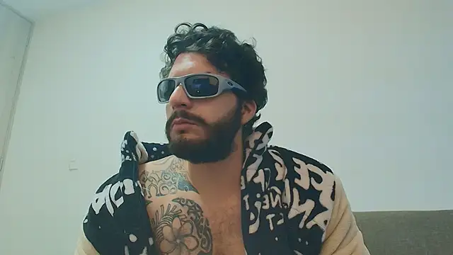 Czat XXX na żywo – thomas_gun