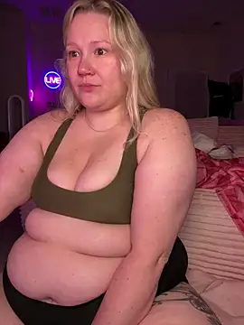 PiggyRose Adlı Modelin Canlı XXX Sohbeti