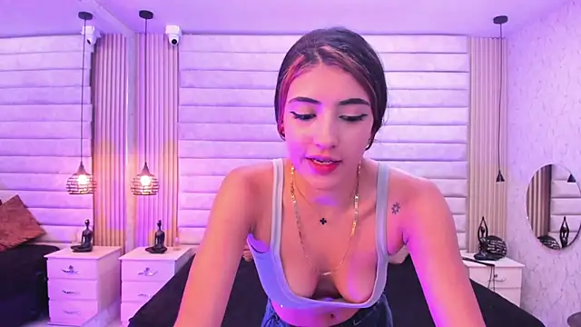 VictoriaaBlair's Live XXX Chat