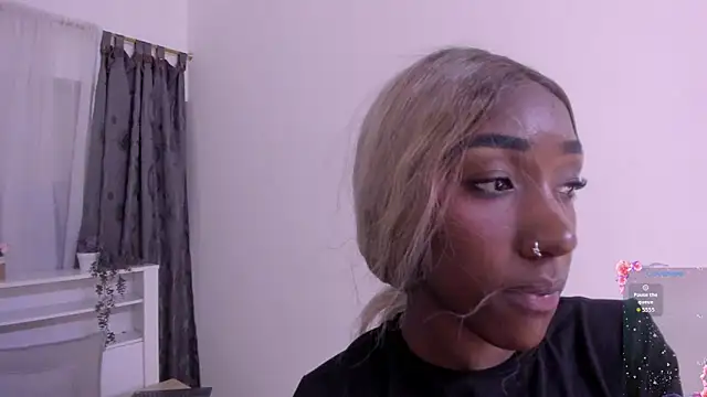 Mistt_Mia's Live XXX Chat