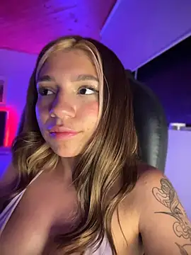 Isabella18_pink élő XXX-chatje