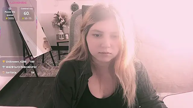 DiaAngell's Live XXX Chat