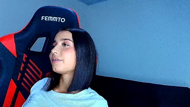 Rousse_violett Chat XXX in diretta