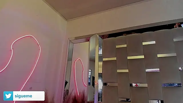 Živý XXX chat Sara_Foxx1