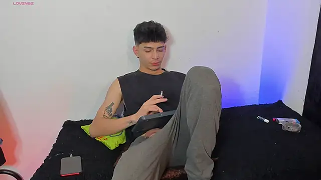 _IanLark's Webcam Show