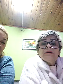 Pokazy przed kamerką – momismilf544
