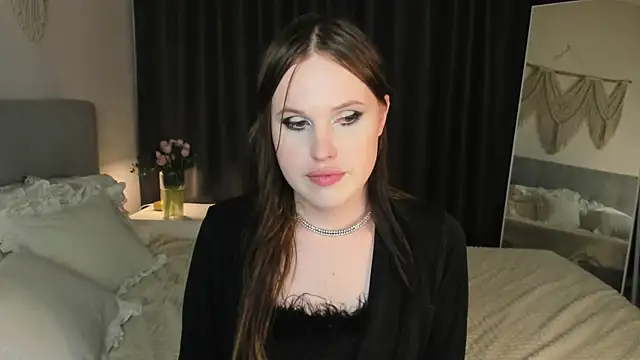 EffieMinki webcam show