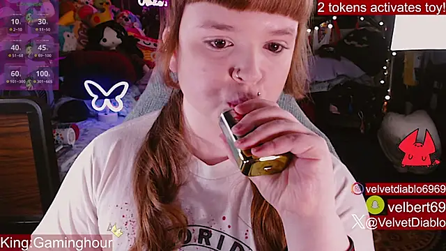 Chatroom XXX en direct de VelvetDiablo