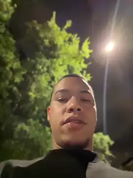 Chat +18 de AlphaMasterXxx ao vivo