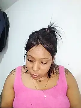 emma_purple_ Adlı Modelin Canlı XXX Sohbeti