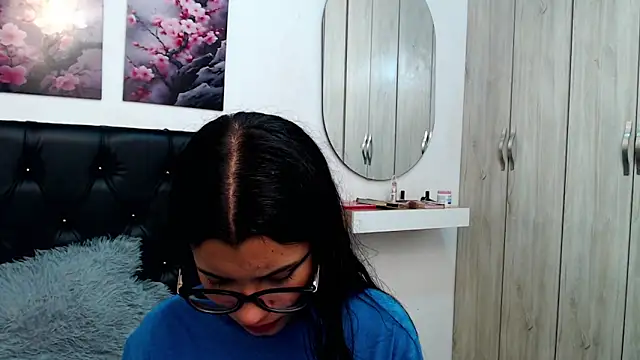 pinky_f00x Live XXX Chat