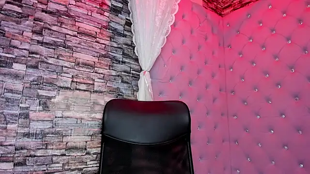 Mia_Monrroe_ Adlı Modelin Canlı XXX Sohbeti