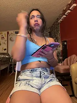 Show modela TranSexualJade95 na web-kameri