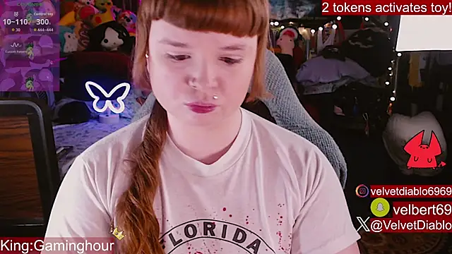 VelvetDiablo's Live XXX Chat
