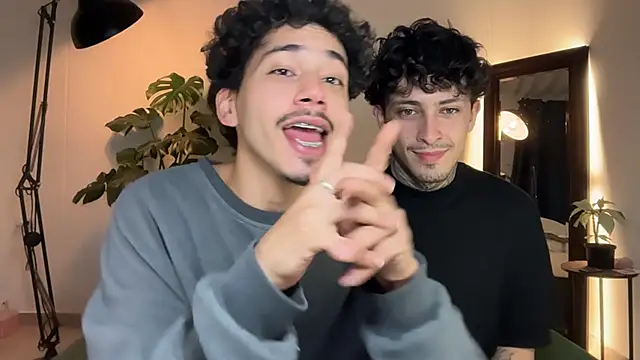 Noah_and_Steven live XXX chat