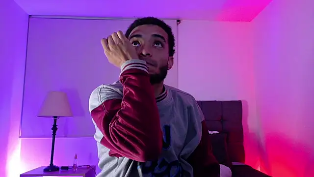 eross_chipre_'s Live XXX Chat