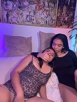 Chat +18 de Poli_amor2025 ao vivo