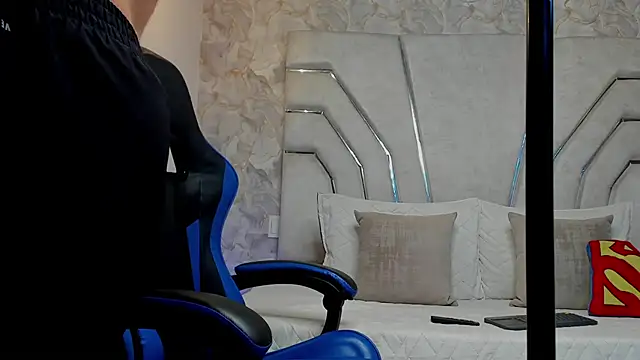 عرض كام MAXTHOMSON