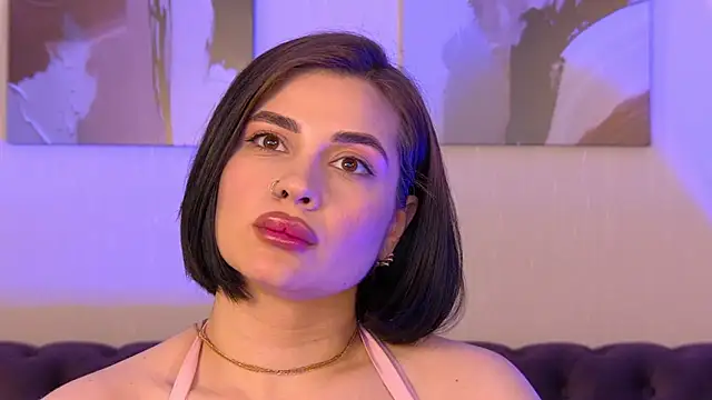 Chatroom XXX en direct de AdrianaToress