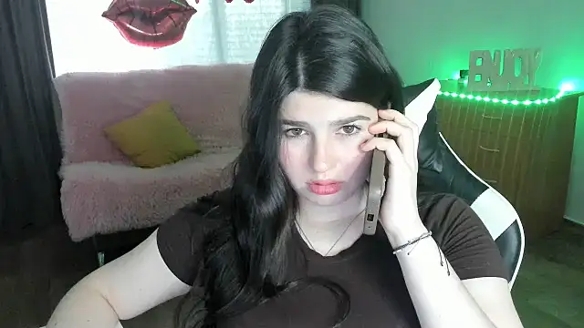 Онлайн чат XXX KisaModel