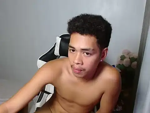 Živý XXX chat curlyasian_njxx