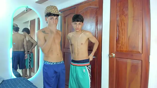 tonypaul13's Webcam Show