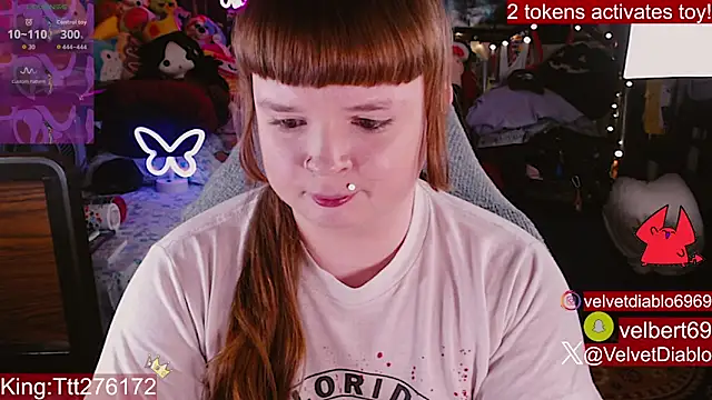 VelvetDiablo Show in webcam