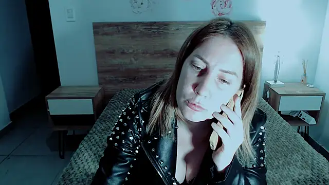XXX chat uživo modela campanitaaanahi