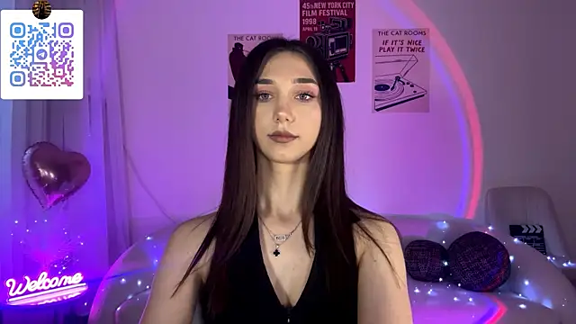 LinaMour Adlı Modelin Canlı XXX Sohbeti
