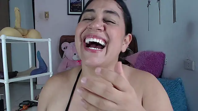 Chat XXX ao vivo de emiligrey_