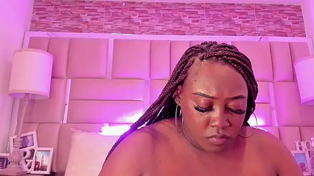 Czat XXX na żywo – ShaniaBrownn