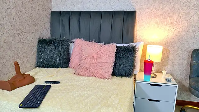 Chat +18 de MadisonWilde ao vivo