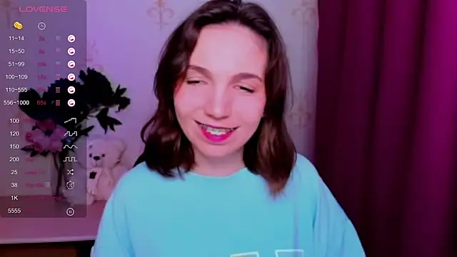 Chat XXX en directo de KindHazelHere_