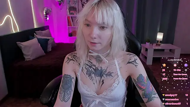 XXX chat uživo modela tattoo_art_baby